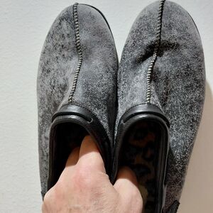 UGGs X Ovadia Limited Edition Men's Gray Slippers Sz11 Like New RARE